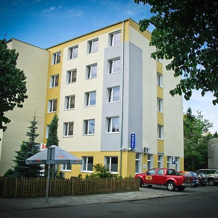 Hostel24 Bed&Breakfast Bydgoszcz Buitenkant foto