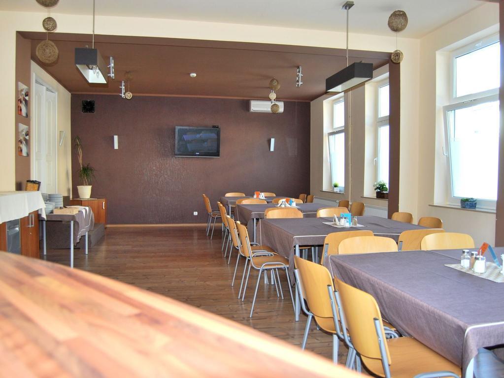 Hostel24 Bed&Breakfast Bydgoszcz Buitenkant foto