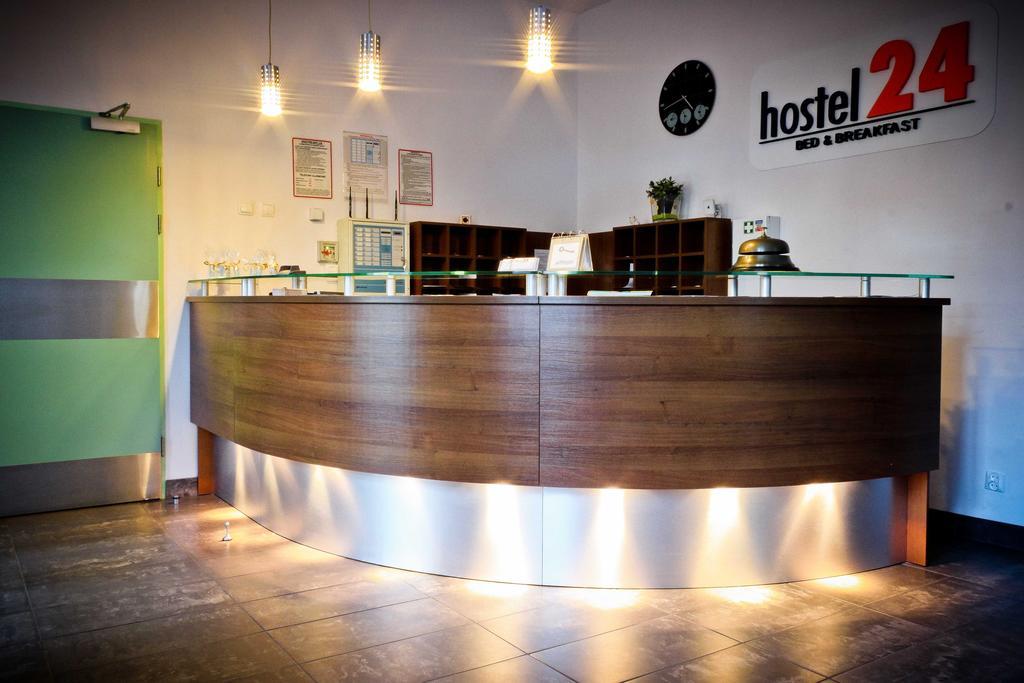 Hostel24 Bed&Breakfast Bydgoszcz Buitenkant foto