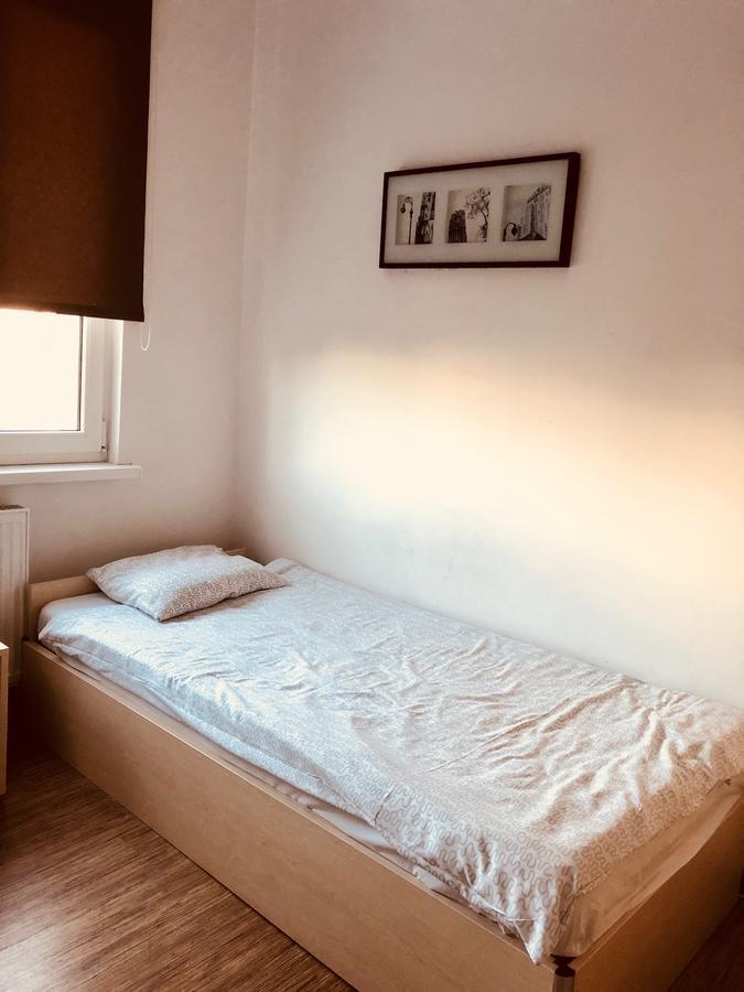 Hostel24 Bed&Breakfast Bydgoszcz Buitenkant foto